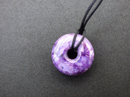 XS Charoit AAA Schutzdonut Edelstein Choker Kette Donut Rarität selten Schutzsymbol Heilstein Kristall Halschakra Ethno Frau Geschenk Er Sie - Art of Nature Berlin