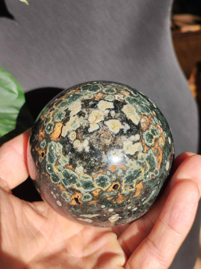 XXL 8 Adern Ocean Jaspis Orbicular grün Edelstein Kugel Natur Heilstein Deko Kristall Geschenk Er Sie Mann Frau Haus Wohnung Energie Selten - Art of Nature Berlin