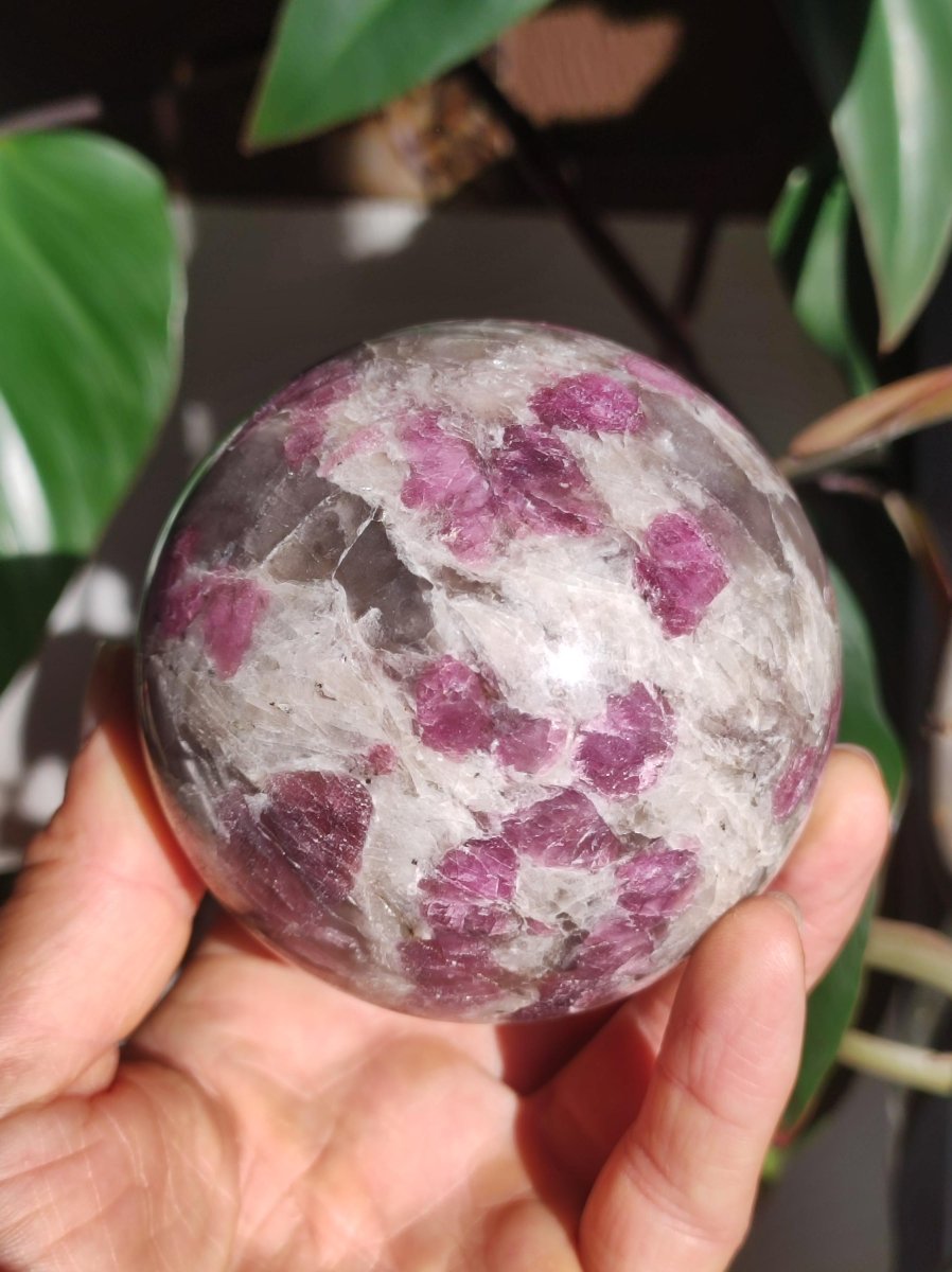 XXL Rubellit / Pink Turmalin A - Edelstein Kugel Deko Sphere Massage Kristall Meditation Heilstein Frau Mann Geschenk Er Sie Haus Energie - Art of Nature Berlin