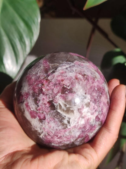 XXL Rubellit / Pink Turmalin A - Edelstein Kugel Deko Sphere Massage Kristall Meditation Heilstein Frau Mann Geschenk Er Sie Haus Energie - Art of Nature Berlin