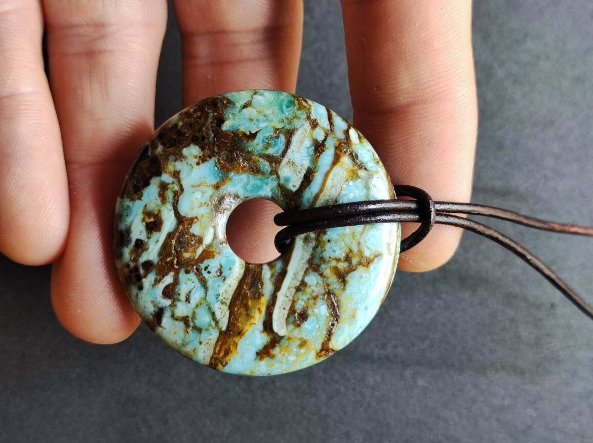 Zarinit Donut blau *Rarität* ~ Edelstein Kette Schutzstein HIPPIE GOA Boho Nature Heilstein Selten Flash Sammler Exemplar seltene Mineralien - Art of Nature Berlin