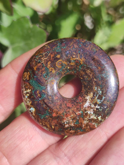 Zarinit Donut - Edelstein Kette Schutz Anhänger Geschenk Mann Frau Er Sie Freundin Kristall GOA Boho Natur Heilstein Selten Sammler Rarität - Art of Nature Berlin