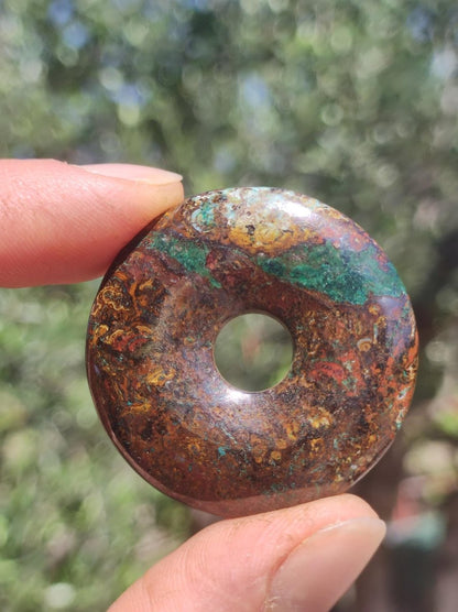 Zarinit Donut - Edelstein Kette Schutz Anhänger Geschenk Mann Frau Er Sie Freundin Kristall GOA Boho Natur Heilstein Selten Sammler Rarität - Art of Nature Berlin