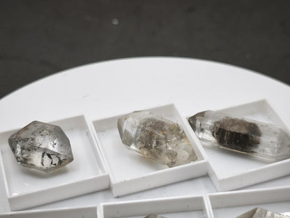 Zepter-Chloritquarz aus Erongo Namibia – 6 Kristalle zur Auswahl – 21–34 mm Doppelender Natürlich Kristall Stufe Sammler Mineral Geschenk - Art of Nature Berlin