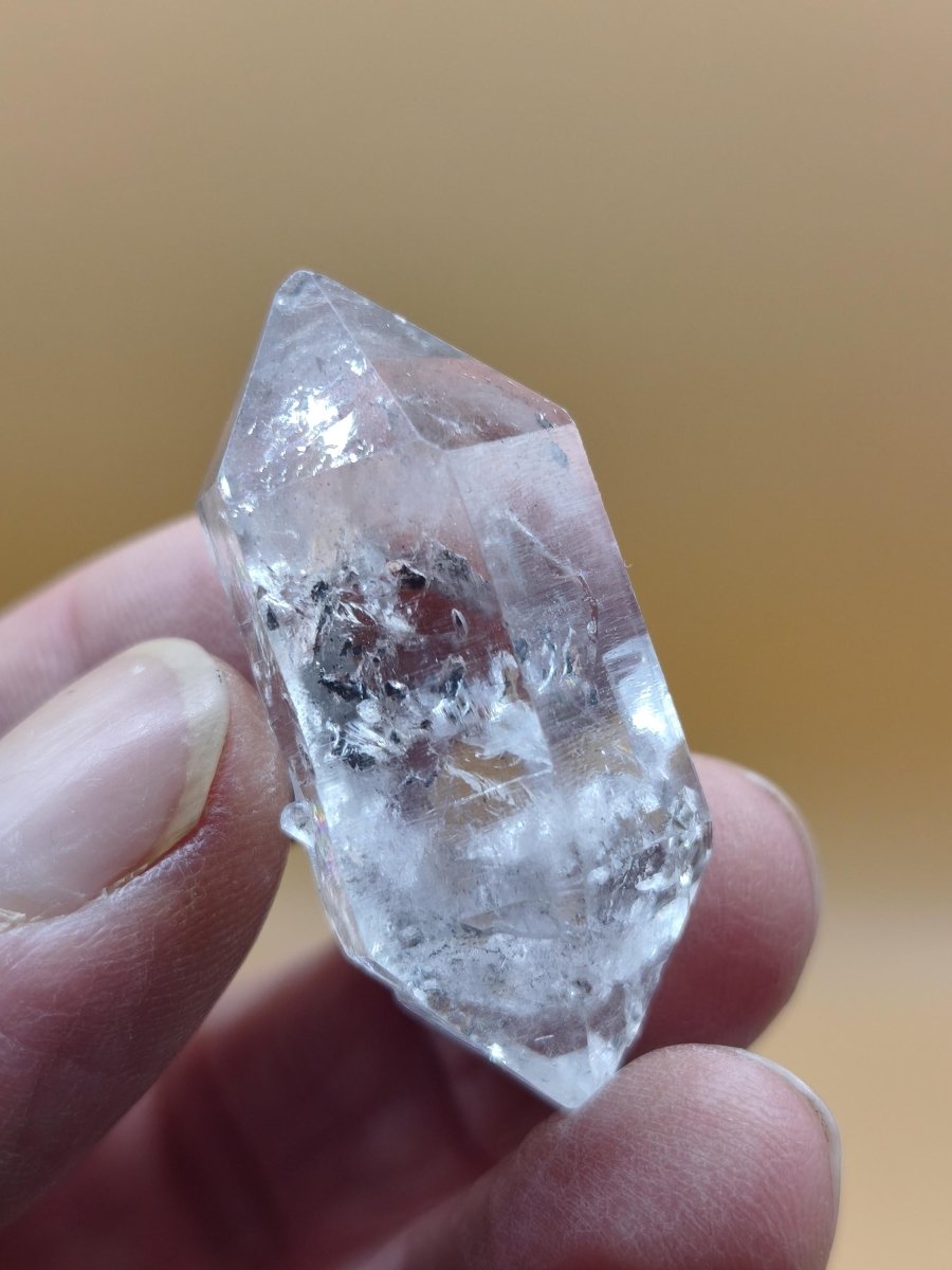 Zepter Chloritquarz aus Erongo Namibia | Klarer Bergkristall mit schwarzen Chlorit-Einschlüssen Natur Kristall Unikat Stufe Sammler Mineral - Art of Nature Berlin