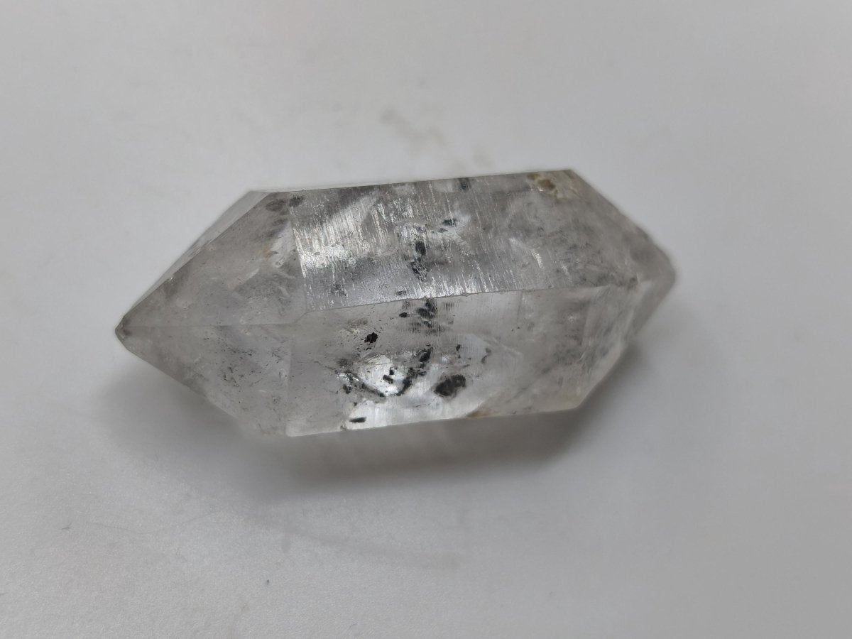 Zepter Chloritquarz aus Erongo Namibia | Klarer Bergkristall mit schwarzen Chlorit-Einschlüssen Natur Kristall Unikat Stufe Sammler Mineral - Art of Nature Berlin
