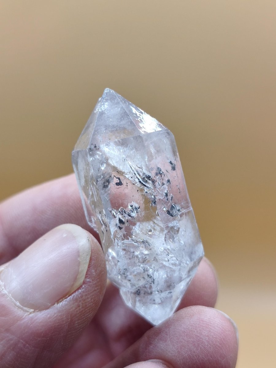 Zepter Chloritquarz aus Erongo Namibia | Klarer Bergkristall mit schwarzen Chlorit-Einschlüssen Natur Kristall Unikat Stufe Sammler Mineral - Art of Nature Berlin