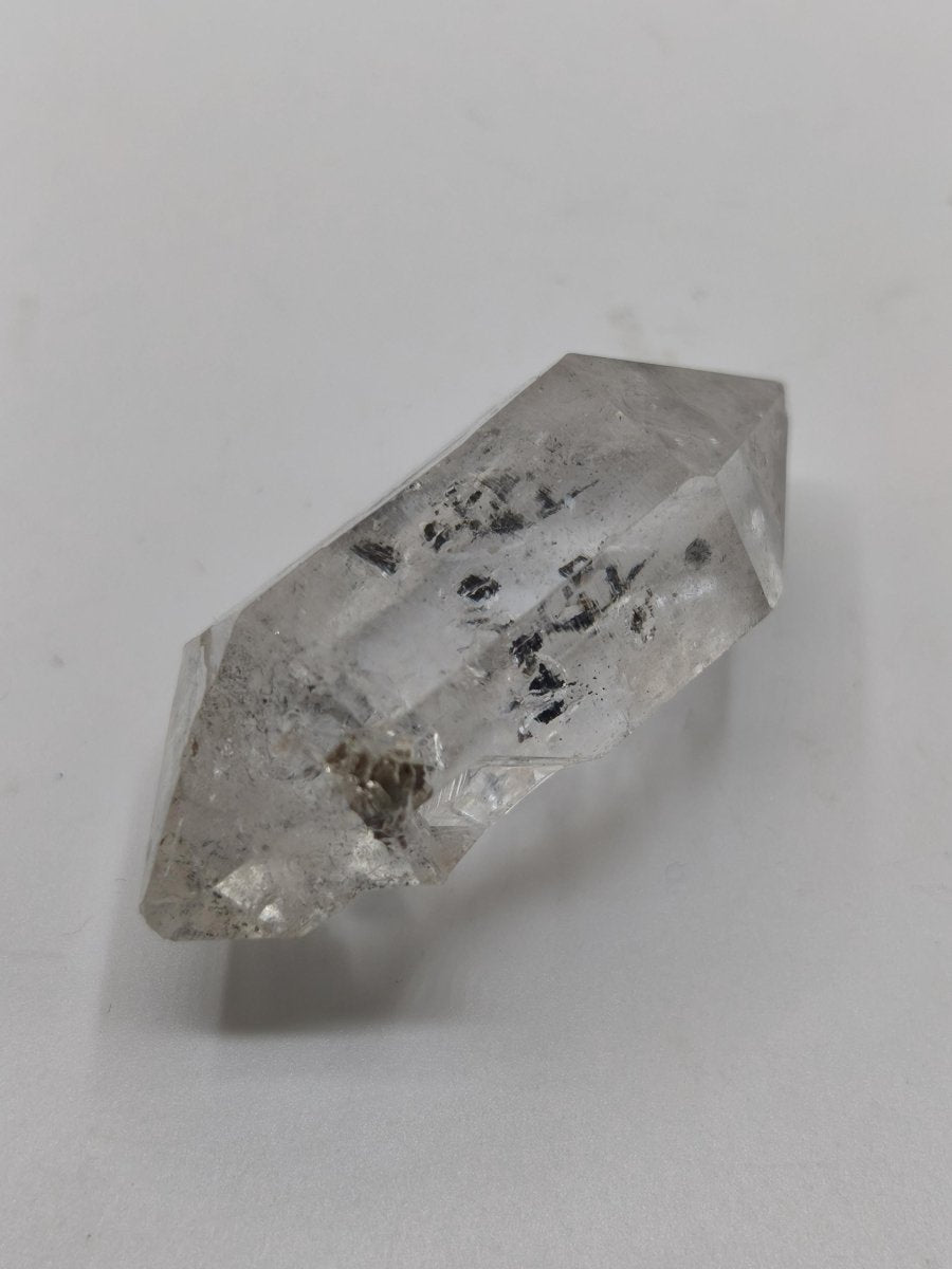 Zepter Chloritquarz aus Erongo Namibia | Klarer Bergkristall mit schwarzen Chlorit-Einschlüssen Natur Kristall Unikat Stufe Sammler Mineral - Art of Nature Berlin