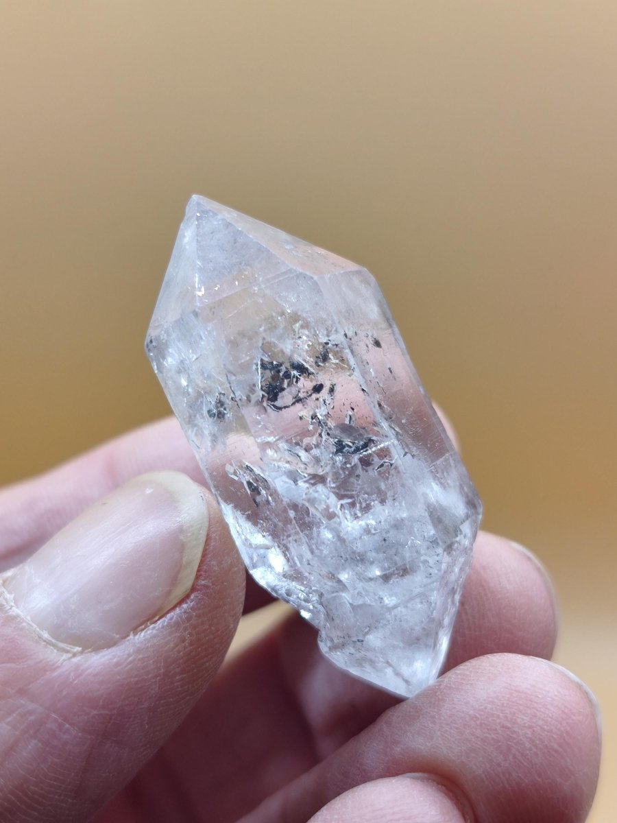 Zepter Chloritquarz aus Erongo Namibia | Klarer Bergkristall mit schwarzen Chlorit-Einschlüssen Natur Kristall Unikat Stufe Sammler Mineral - Art of Nature Berlin