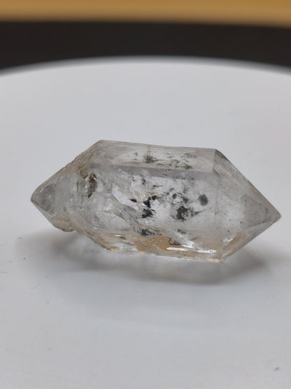 Zepter Chloritquarz aus Erongo Namibia | Klarer Bergkristall mit schwarzen Chlorit-Einschlüssen Natur Kristall Unikat Stufe Sammler Mineral - Art of Nature Berlin