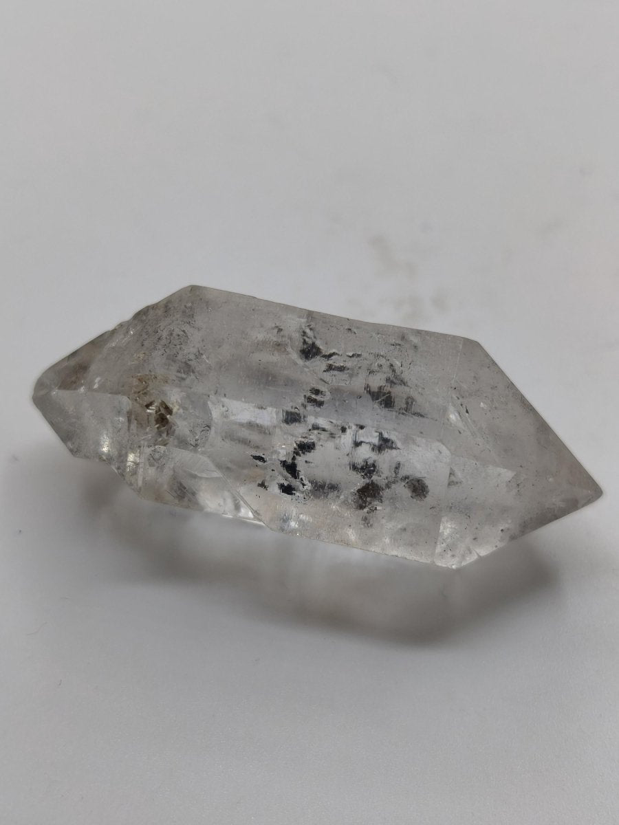 Zepter Chloritquarz aus Erongo Namibia | Klarer Bergkristall mit schwarzen Chlorit-Einschlüssen Natur Kristall Unikat Stufe Sammler Mineral - Art of Nature Berlin