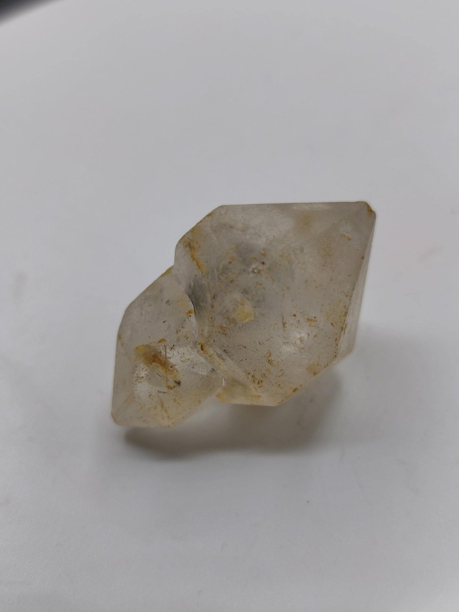Zepter-Chloritquarz mit gelblichen Einschlüssen – Erongo Namibia – 31 mm | Bergkristall mit schwarzen Chlorit-Einschlüssen Natur Kristall - Art of Nature Berlin
