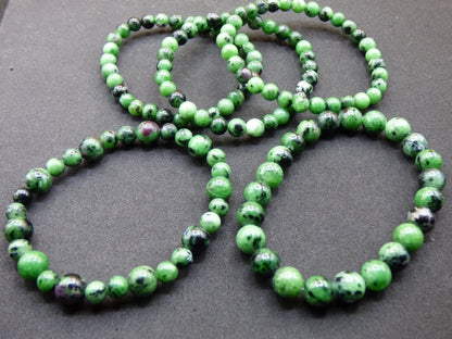 Zoisit - Edelstein Armband grün Heilstein Mann Frau Glück HIPPIE GOA Boho Tibet Ethno Natur Rarität Geschenk Unikat - Art of Nature Berlin