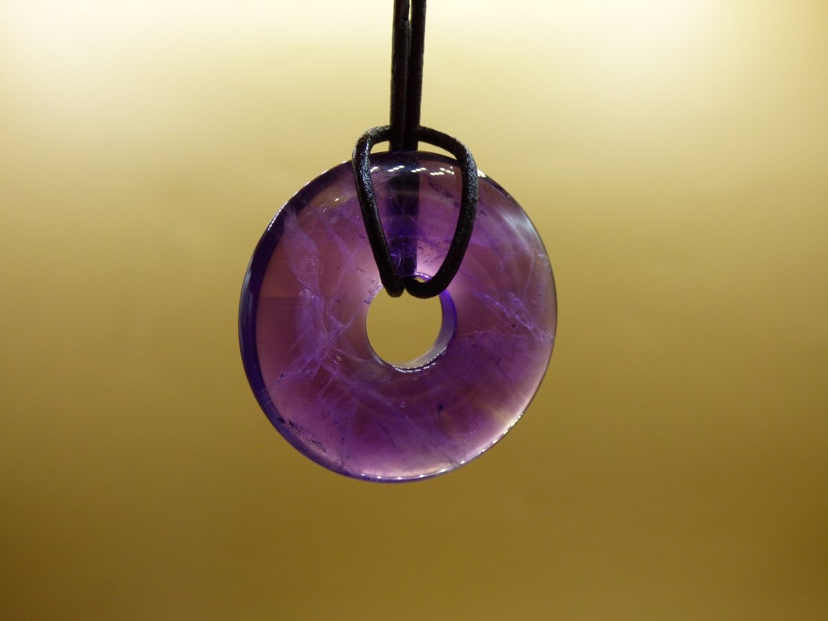 AAA Amethyst ~ Edelstein Donut / Pi-Scheibe Schutzsymbol Kette Anhänger Lila violett HIPPIE GOA Boho Ethno ~Natur Heilstein Kristall Chakra - Art of Nature Berlin