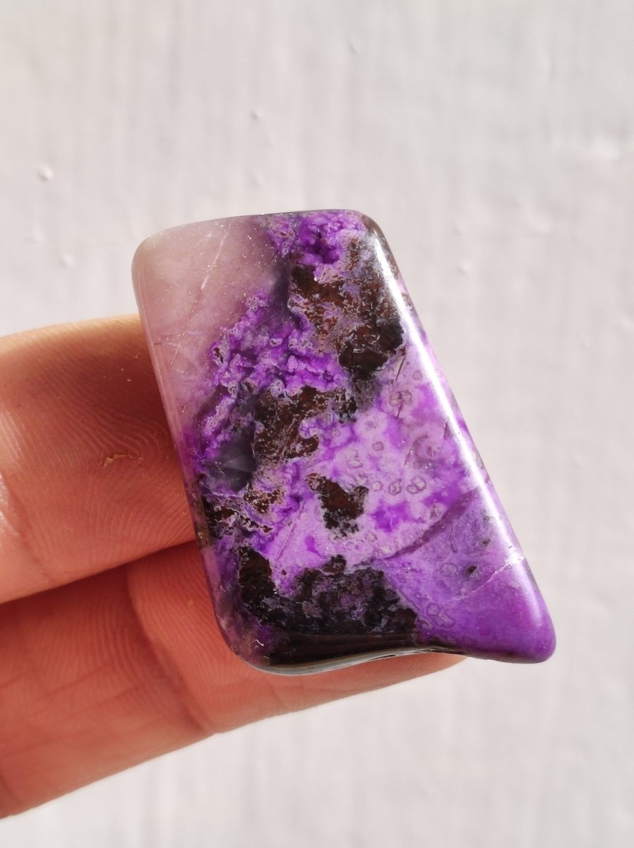 AAA Sugilith 100% Natürlicher GEL Sugilite Cabochon Sammler Mineral hochwertig edel Geldanlage Investition Heilstein Rarität Unikat - Art of Nature Berlin