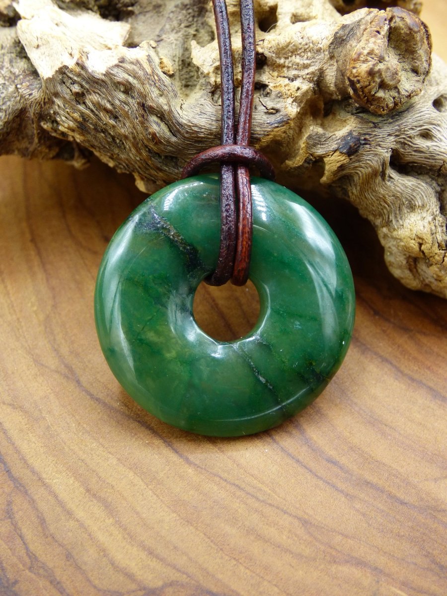 Africa Jade 30mm ~ Edelstein Donut Kette grün Natur Goa HIPPIE Heilstein Kristalle Anhänger Mann Frau Kind Geschenk Er Sie Bruder Schwester - Art of Nature Berlin