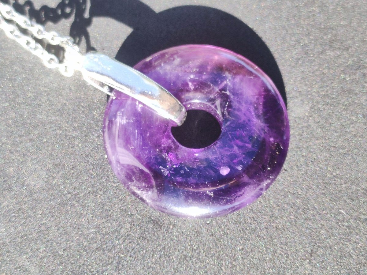 Amethyst ~ 925 Sterling Silber Edelstein Donut / Pi-Scheibe (chin. Schutzsymbol) ~ Kette Lila ~HIPPIE ~GOA ~Boho ~Ethno ~Nature ~Heilstein - Art of Nature Berlin