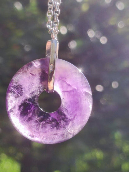 Amethyst ~ 925 Sterling Silber Edelstein Donut / Pi-Scheibe (chin. Schutzsymbol) ~ Kette Lila ~HIPPIE ~GOA ~Boho ~Ethno ~Nature ~Heilstein - Art of Nature Berlin