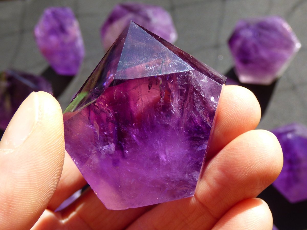 Amethyst AAA Qualität Turm Spitze lila ~ Kristall Point Magische Edelstein Deko Energie Massagestab GOA Ethno Hippie Heilstein Naturschatz - Art of Nature Berlin