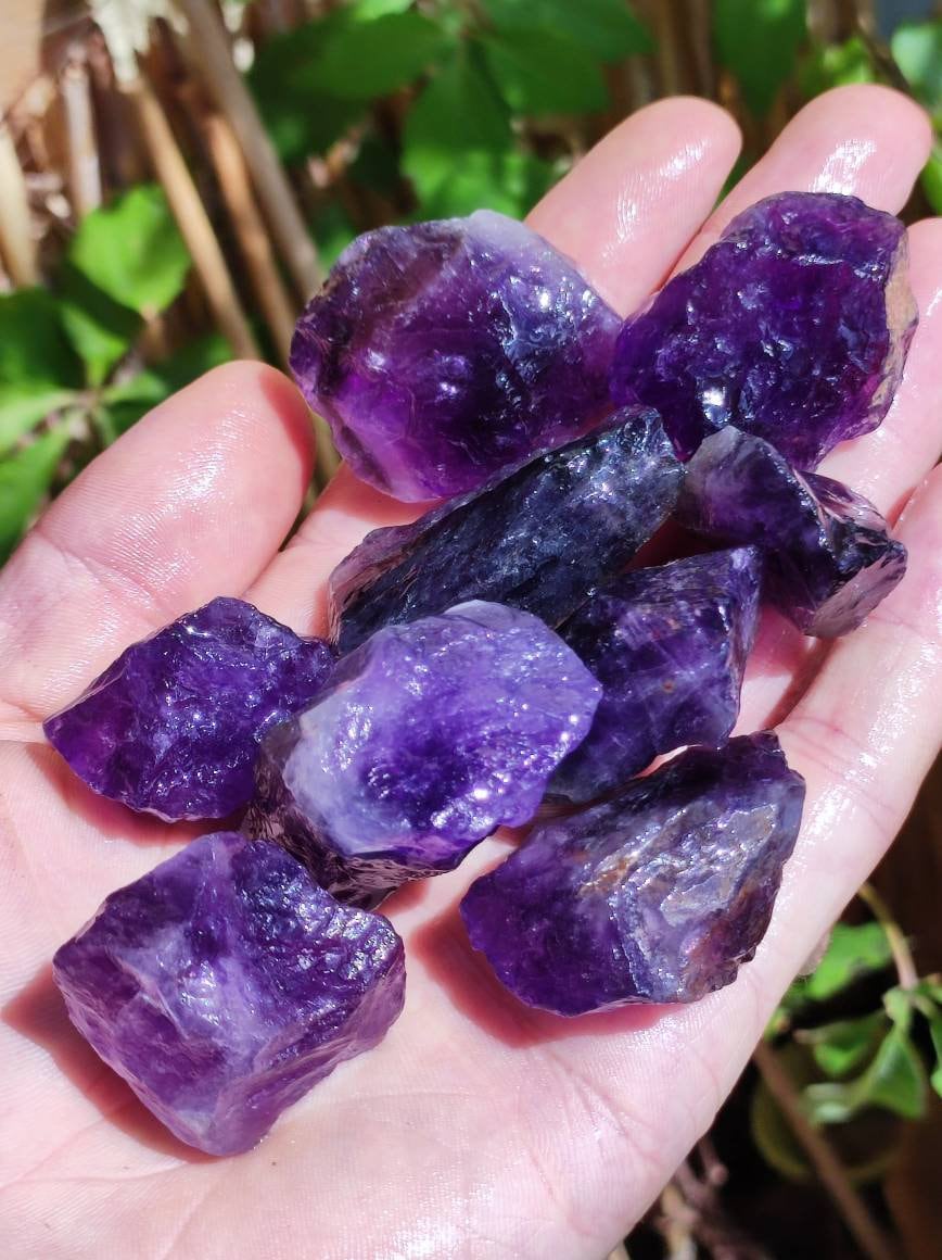 Amethyst AAA Roh Wassersteine lila Auf+Entladen Edelsteine Wasserstein Trinkwasser Edelsteinwasser Chakra Heilstein Natur Energiewasser - Art of Nature Berlin