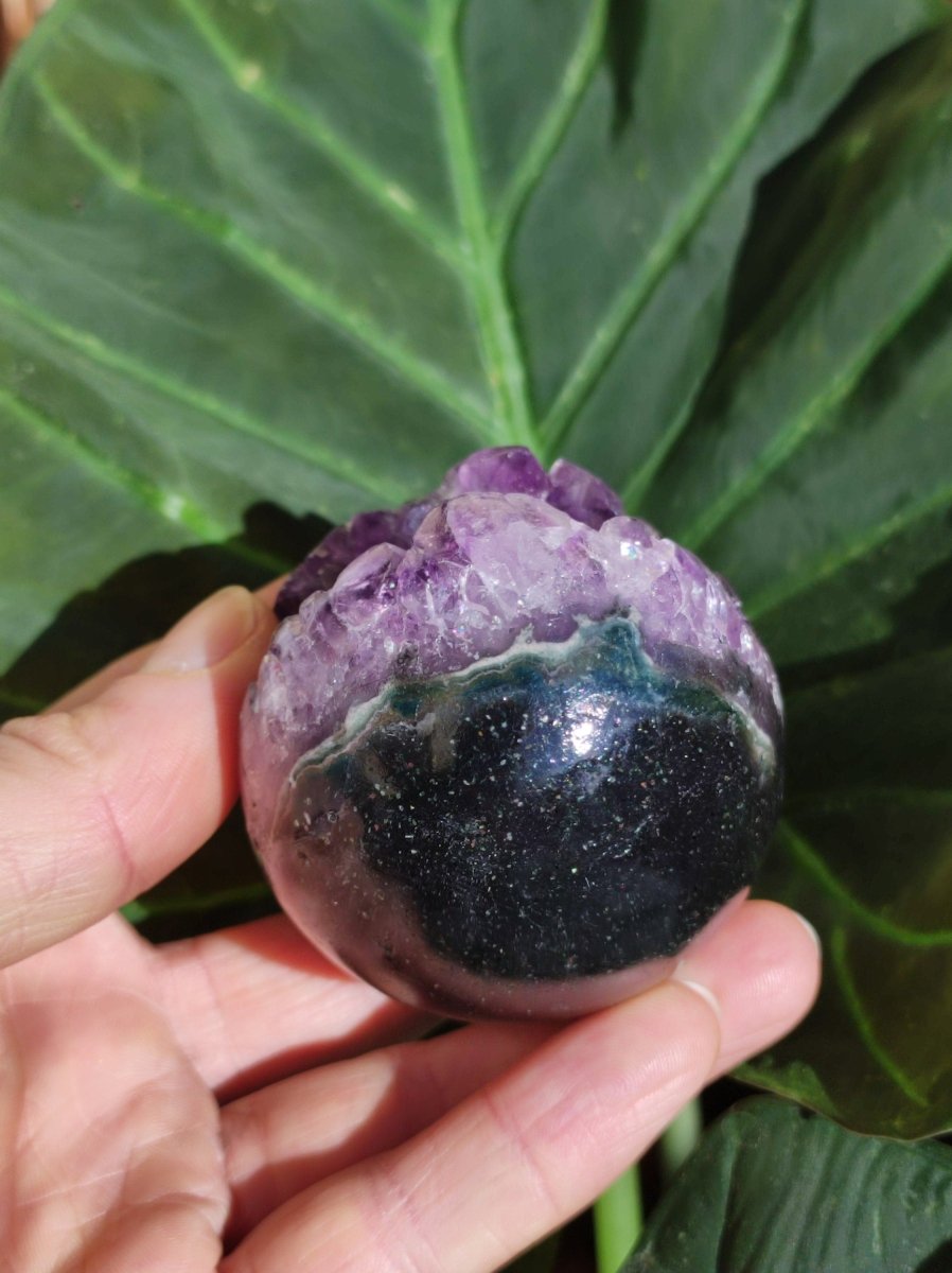 Amethyst Geode Kugel ~ Magische Edelstein Deko Kristall Stufe Sphere Ball Heilstein Spielkugel Meditation HIPPIE GOA Boho Ethno lila Energie - Art of Nature Berlin