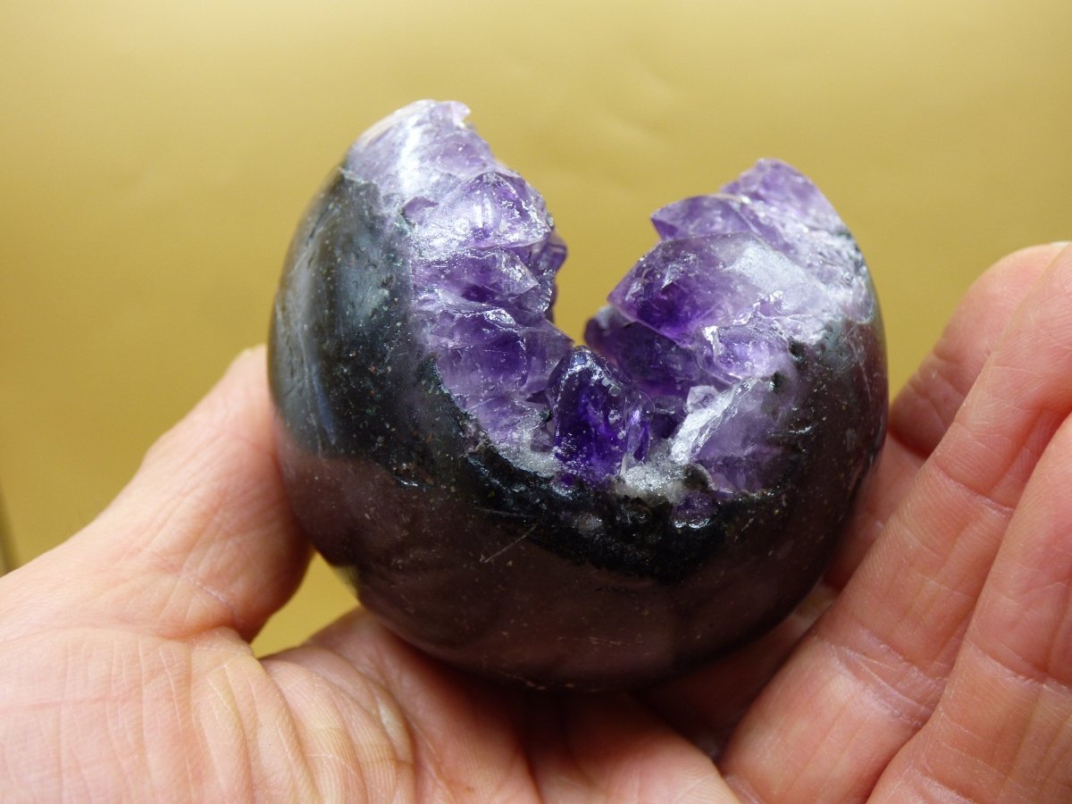 Amethyst Geode Kugel ~ Magische Edelstein Deko Kristall Stufe Sphere Ball Heilstein Spielkugel Meditation HIPPIE GOA Boho Ethno lila Energie - Art of Nature Berlin