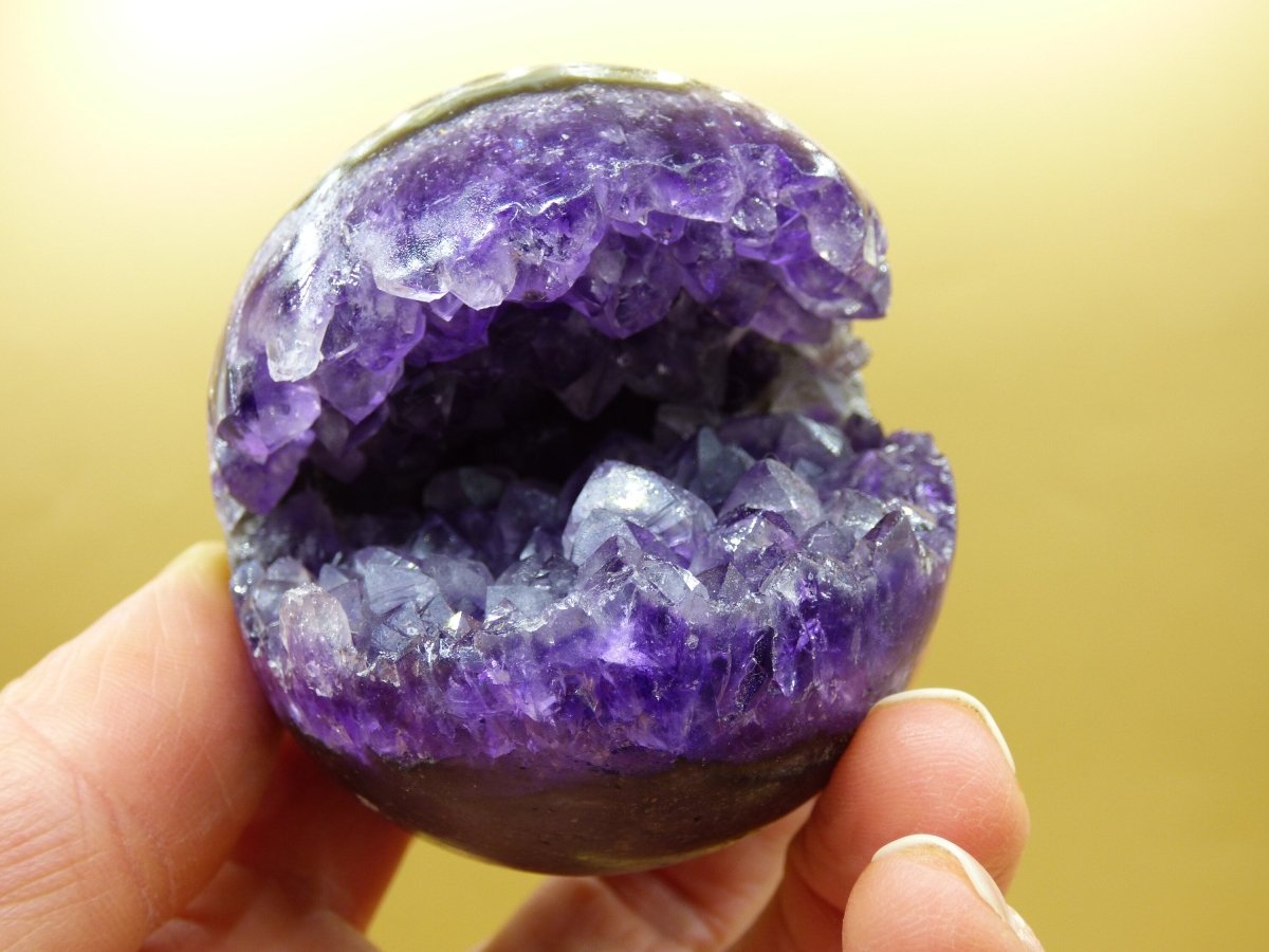 Amethyst Geode Kugel ~ Magische Edelstein Deko Kristall Stufe Sphere Ball Heilstein Spielkugel Meditation HIPPIE GOA Boho Ethno lila Energie - Art of Nature Berlin