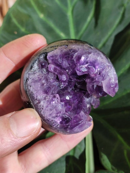 Amethyst Geode Kugel ~ Magische Edelstein Deko Kristall Stufe Sphere Ball Heilstein Spielkugel Meditation HIPPIE GOA Boho Ethno lila Energie - Art of Nature Berlin