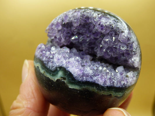 Amethyst Geode Kugel ~ Magische Edelstein Deko Kristall Stufe Sphere Ball Heilstein Spielkugel Meditation HIPPIE GOA Boho Ethno lila Energie - Art of Nature Berlin