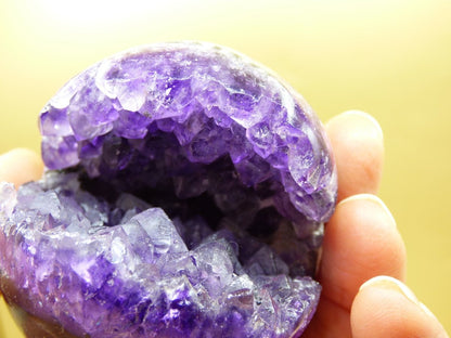 Amethyst Geode Kugel ~ Magische Edelstein Deko Kristall Stufe Sphere Ball Heilstein Spielkugel Meditation HIPPIE GOA Boho Ethno lila Energie - Art of Nature Berlin