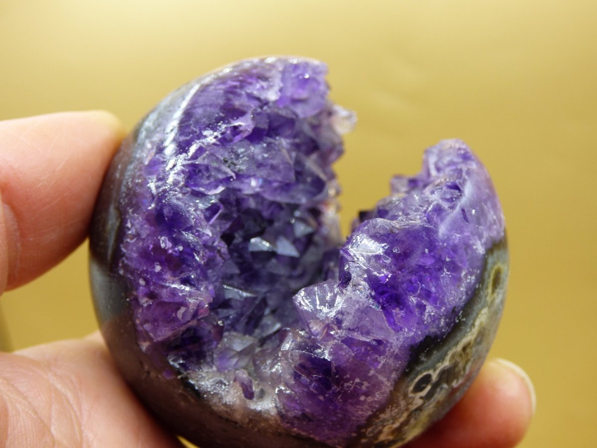 Amethyst Geode Kugel ~ Magische Edelstein Deko Kristall Stufe Sphere Ball Heilstein Spielkugel Meditation HIPPIE GOA Boho Ethno lila Energie - Art of Nature Berlin