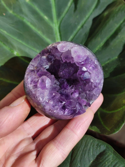 Amethyst Geode Kugel ~ Magische Edelstein Deko Kristall Stufe Sphere Ball Heilstein Spielkugel Meditation HIPPIE GOA Boho Ethno lila Energie - Art of Nature Berlin