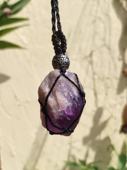 Amethyst roh ~ Makramee Edelstein Kette ~HIPPIE ~GOA ~Boho ~Ethno ~Nature ~Heilstein ~Boulderopal ~Auge - Art of Nature Berlin