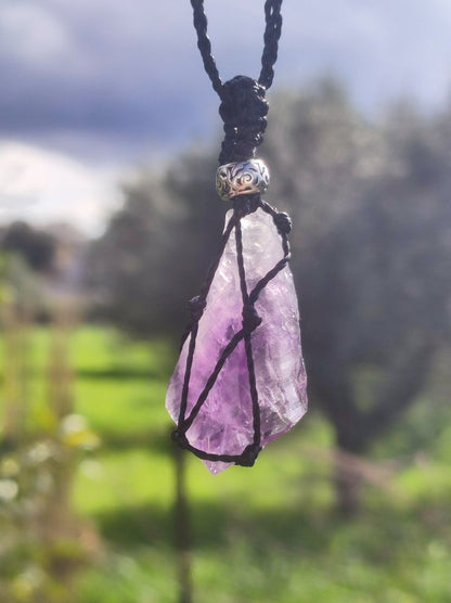 Amethyst roh ~ Makramee Edelstein Kette lila Natur Rarität Heilstein Kristall HIPPIE Boho Mann Frau Mutter Geschenk Er Sie roh Mineral - Art of Nature Berlin