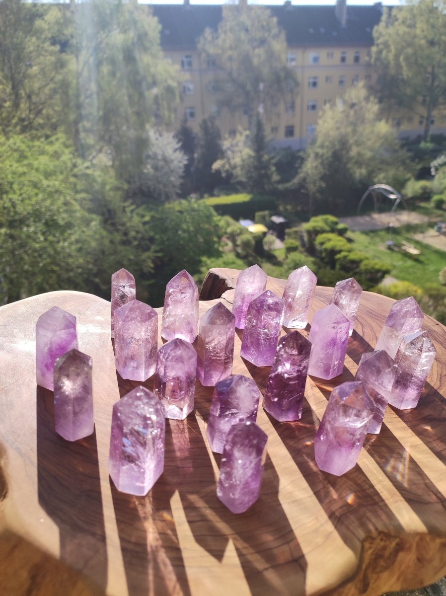 Amethyst Turm Spitze lila ~ Kristall Point ~ Magische Edelstein Deko Obelisk Massagestab Crystal HIPPIE GOA Ethno Heilstein Naturschatz - Art of Nature Berlin