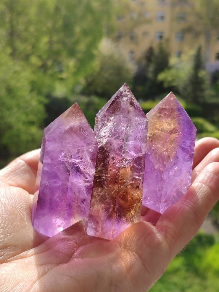 Ametrin (Amethyst & Citrin) Turm Spitze lila Kristall Point Obelisk Magische Edelstein Deko Haus Wohnung Fensterbank Kristall Heilstein Goa - Art of Nature Berlin