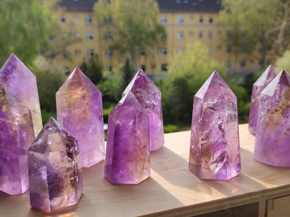 Ametrin (Amethyst & Citrin) Turm Spitze lila Kristall Point Obelisk Magische Edelstein Deko Haus Wohnung Fensterbank Kristall Heilstein Goa - Art of Nature Berlin