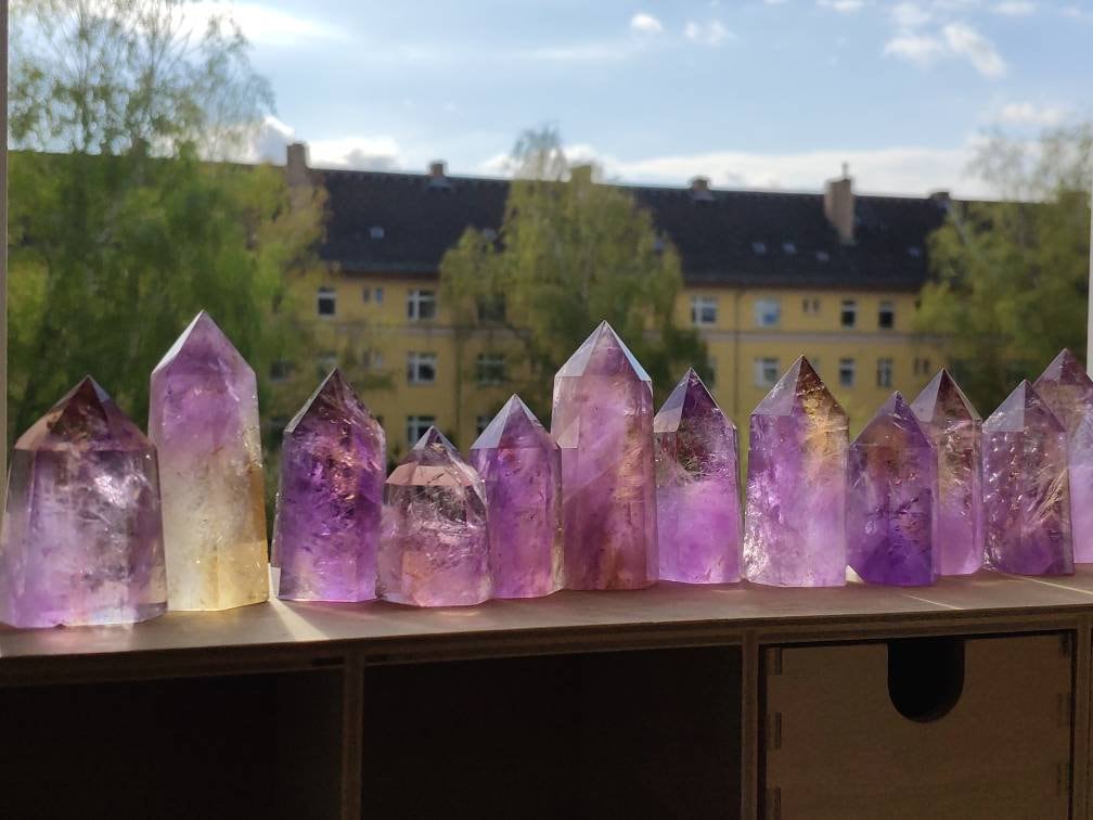 Ametrin (Amethyst & Citrin) Turm Spitze lila Kristall Point Obelisk Magische Edelstein Deko Haus Wohnung Fensterbank Kristall Heilstein Goa - Art of Nature Berlin