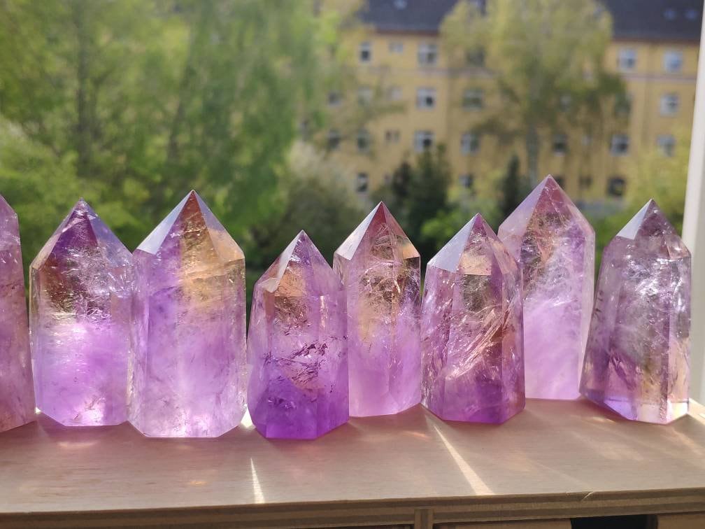 Ametrin (Amethyst & Citrin) Turm Spitze lila Kristall Point Obelisk Magische Edelstein Deko Haus Wohnung Fensterbank Kristall Heilstein Goa - Art of Nature Berlin