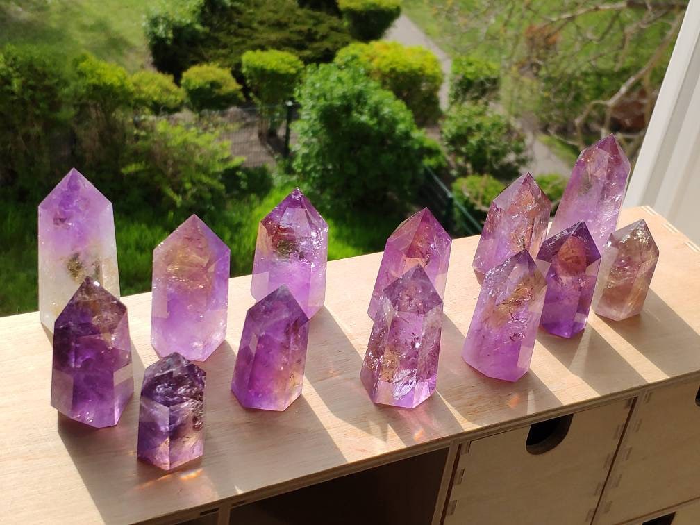 Ametrin (Amethyst & Citrin) Turm Spitze lila Kristall Point Obelisk Magische Edelstein Deko Haus Wohnung Fensterbank Kristall Heilstein Goa - Art of Nature Berlin