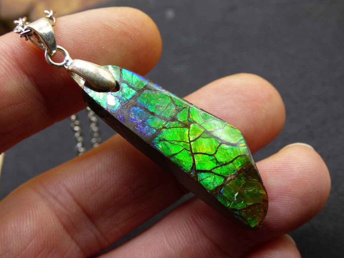 Ammolite Edelstein Kette 925 Sterlin Silber ~ Opalisierend ~HIPPIE~GOA~Boho~Ethno~Nature~Heilstein~Fossil~Selten~Sammler~Magic~Grün - Art of Nature Berlin