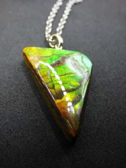 Ammolite Edelstein Kette 925 Sterling Silber ~ Opalisierend ~HIPPIE~GOA~Boho~Ethno~Nature~Heilstein~Fossil~Selten~Sammler~Magic~Grün~Flash - Art of Nature Berlin