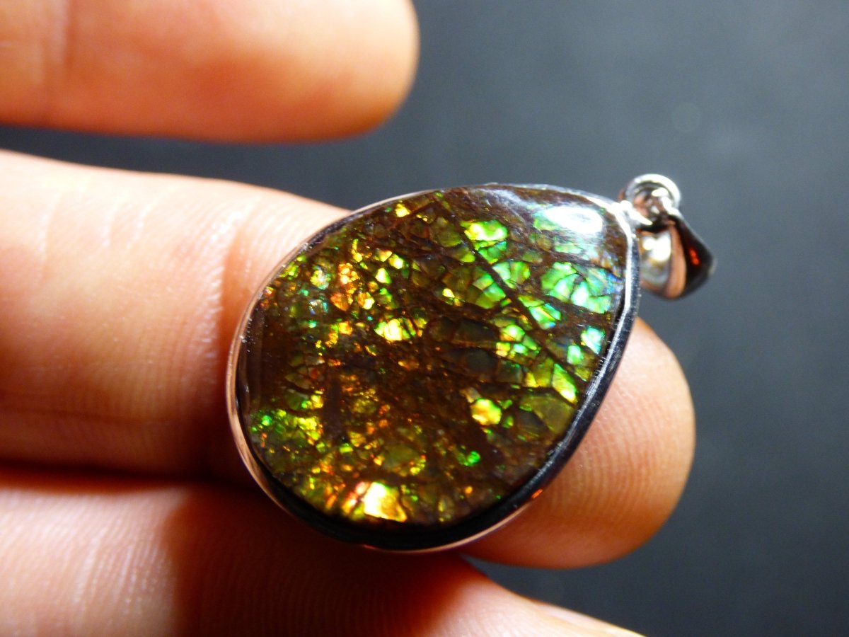 Ammolite Edelstein Kette 925 Sterling Silber ~ Opalisierend ~HIPPIE~GOA~Boho~Ethno~Nature~Heilstein~Fossil~Selten~Sammler~Magic~Grün~Flash - Art of Nature Berlin