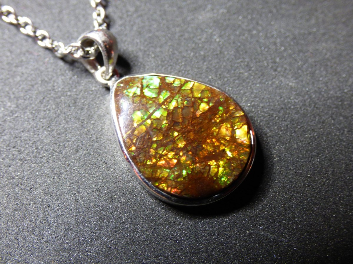 Ammolite Edelstein Kette 925 Sterling Silber ~ Opalisierend ~HIPPIE~GOA~Boho~Ethno~Nature~Heilstein~Fossil~Selten~Sammler~Magic~Grün~Flash - Art of Nature Berlin