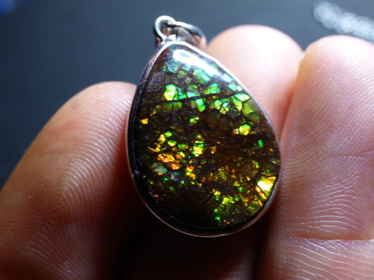 Ammolite Edelstein Kette 925 Sterling Silber ~ Opalisierend ~HIPPIE~GOA~Boho~Ethno~Nature~Heilstein~Fossil~Selten~Sammler~Magic~Grün~Flash - Art of Nature Berlin