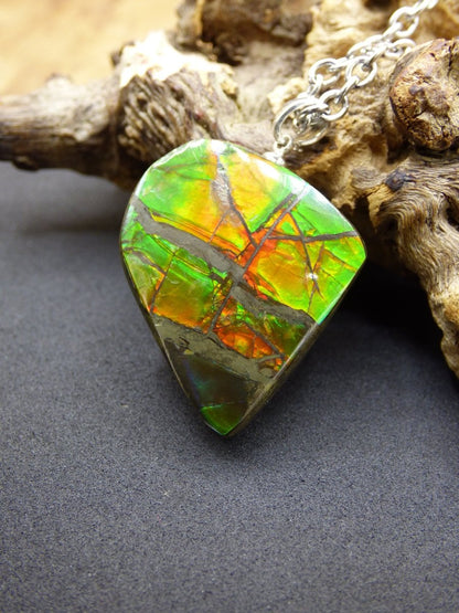 Ammolite Edelstein Kette 925 Sterling Silber ~ Opalisierend ~HIPPIE~GOA~Boho~Ethno~Nature~Heilstein~Fossil~Selten~Sammler~Magic~Grün~Flash - Art of Nature Berlin