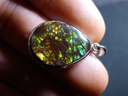 Ammolite Edelstein Kette 925 Sterling Silber ~ Opalisierend ~HIPPIE~GOA~Boho~Ethno~Nature~Heilstein~Fossil~Selten~Sammler~Magic~Grün~Flash - Art of Nature Berlin