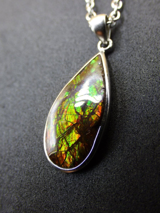 Ammolite Edelstein Kette 925 Sterling Silber ~ Opalisierend ~HIPPIE~GOA~Boho~Ethno~Nature~Heilstein~Fossil~Selten~Sammler~Magic~Grün~Flash - Art of Nature Berlin