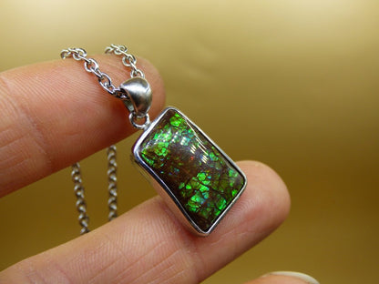 Ammolite Edelstein Kette 925 Sterling Silber ~ Opalisierend ~HIPPIE~GOA~Boho~Ethno~Nature~Heilstein~Fossil~Selten~Sammler~Magic~Grün~Flash - Art of Nature Berlin