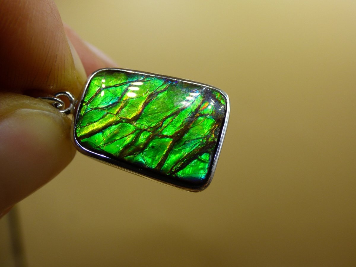 Ammolite Edelstein Kette 925 Sterling Silber ~ Opalisierend ~HIPPIE~GOA~Boho~Ethno~Nature~Heilstein~Fossil~Selten~Sammler~Magic~Grün~Flash - Art of Nature Berlin